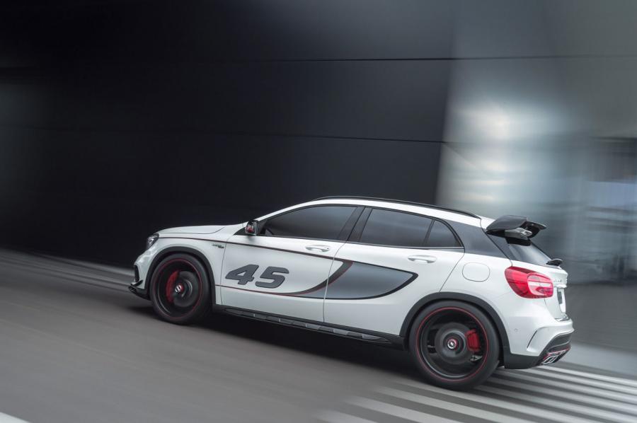  Mercedes-Benz GLA45 AMG Concept 2014 года  (фото 13 из 15)